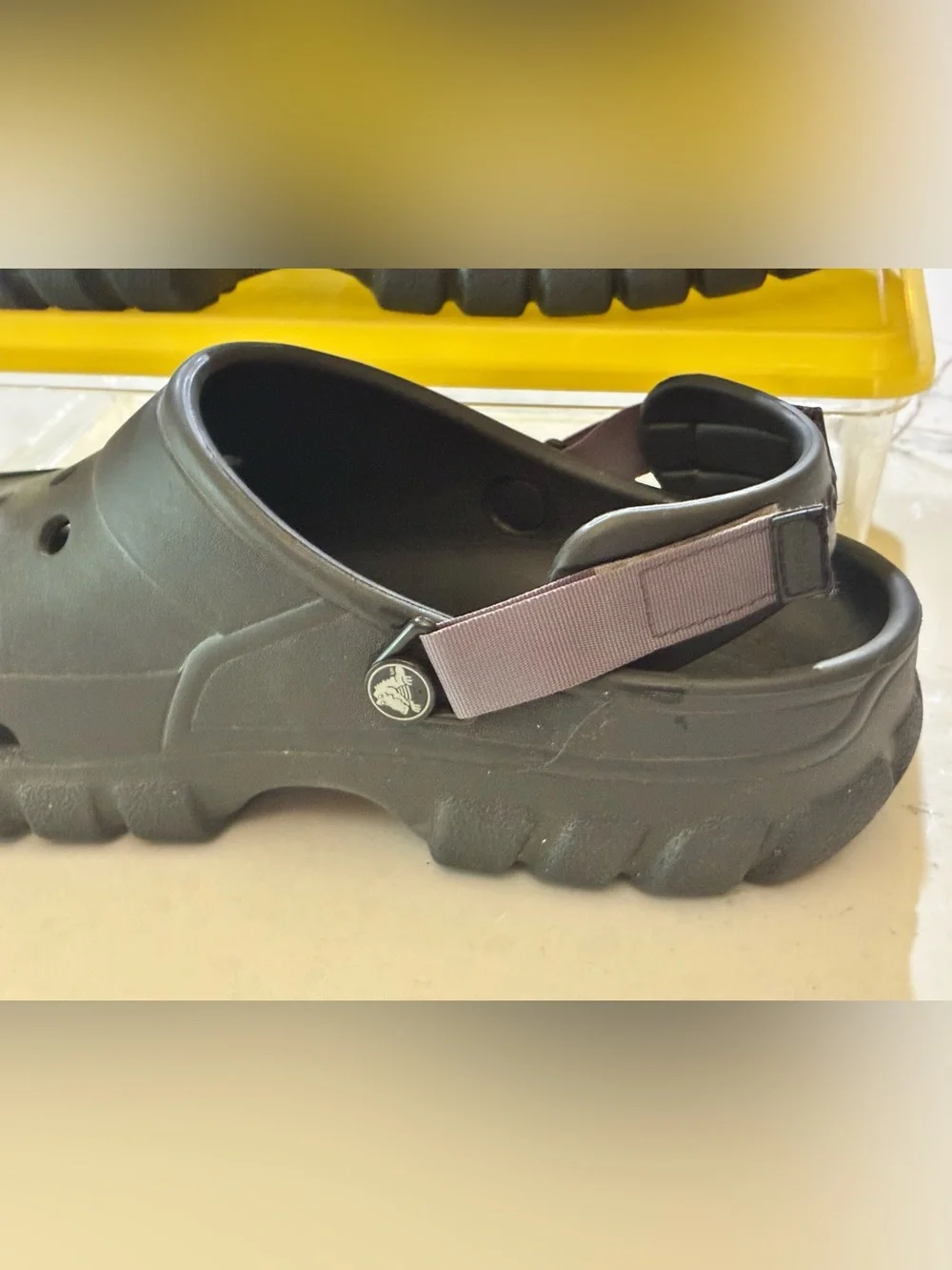 Crocs Men’s 12M Navy Like New